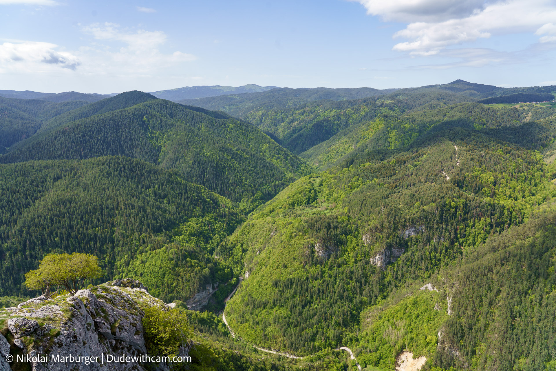 This 5,3km hike brings you up to the 